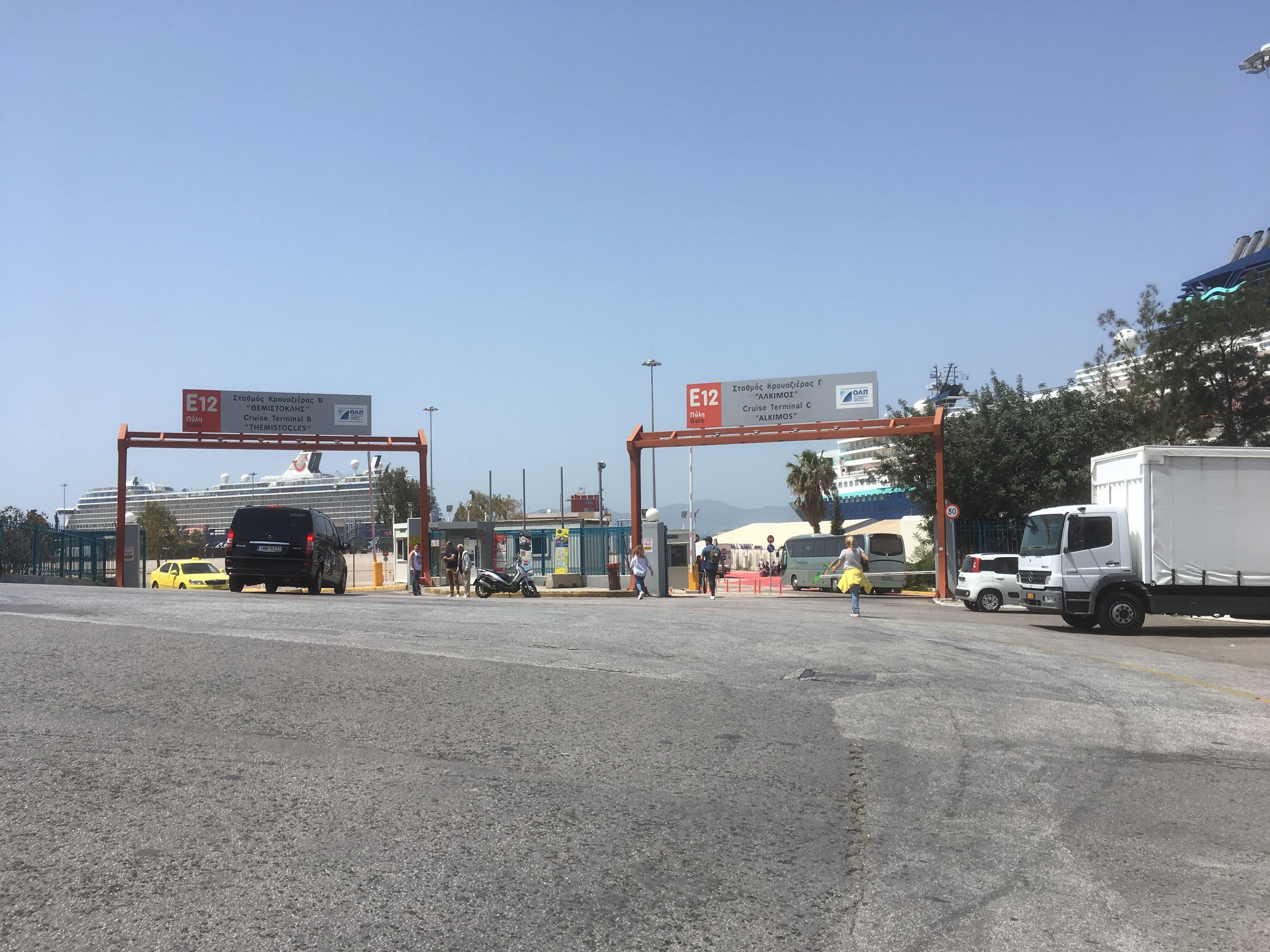 アテネ　ピレウス港〜アテネ市内　公共交通機関