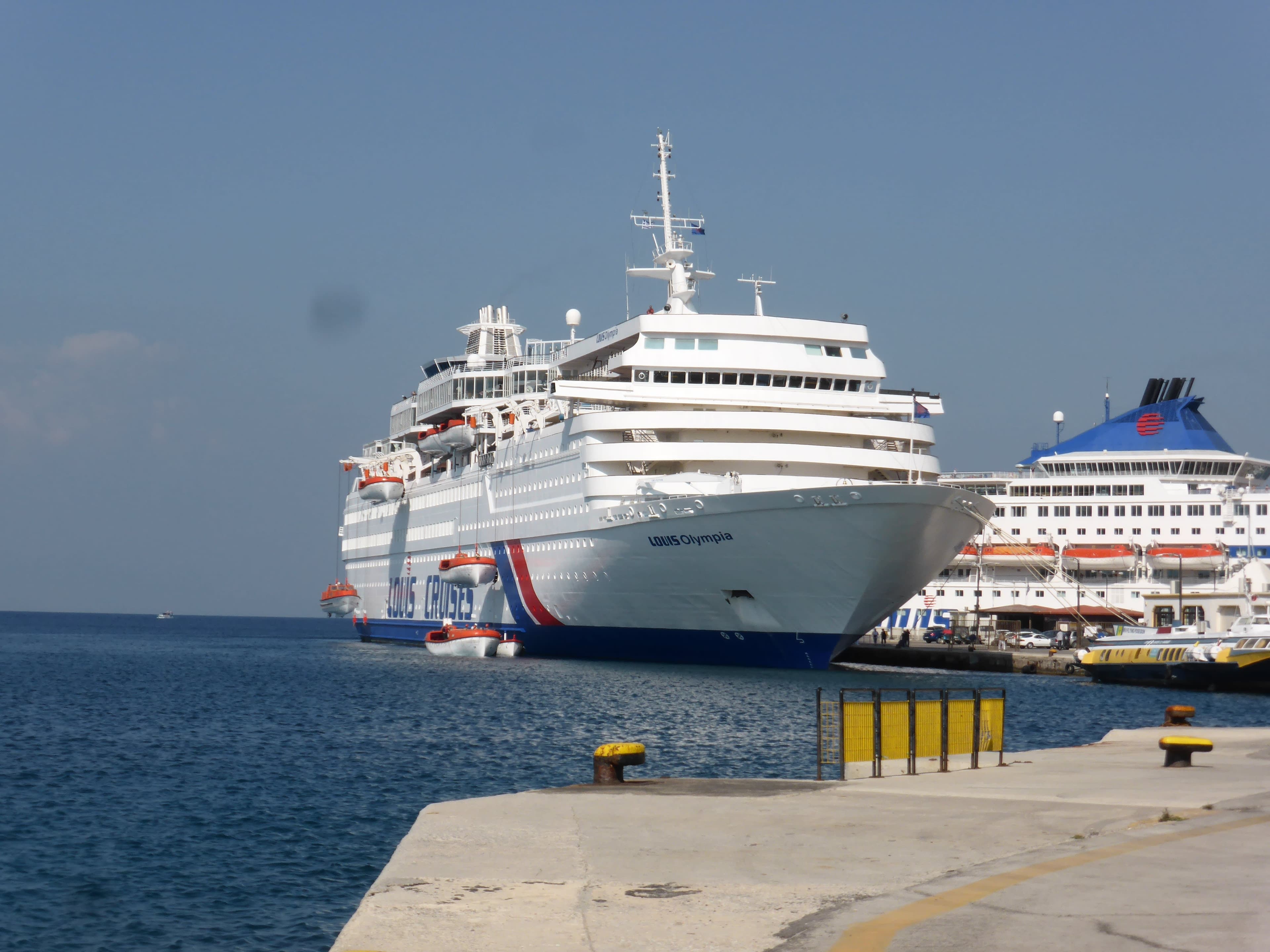 1　レトロな客船　セルスティアル・オリンピア