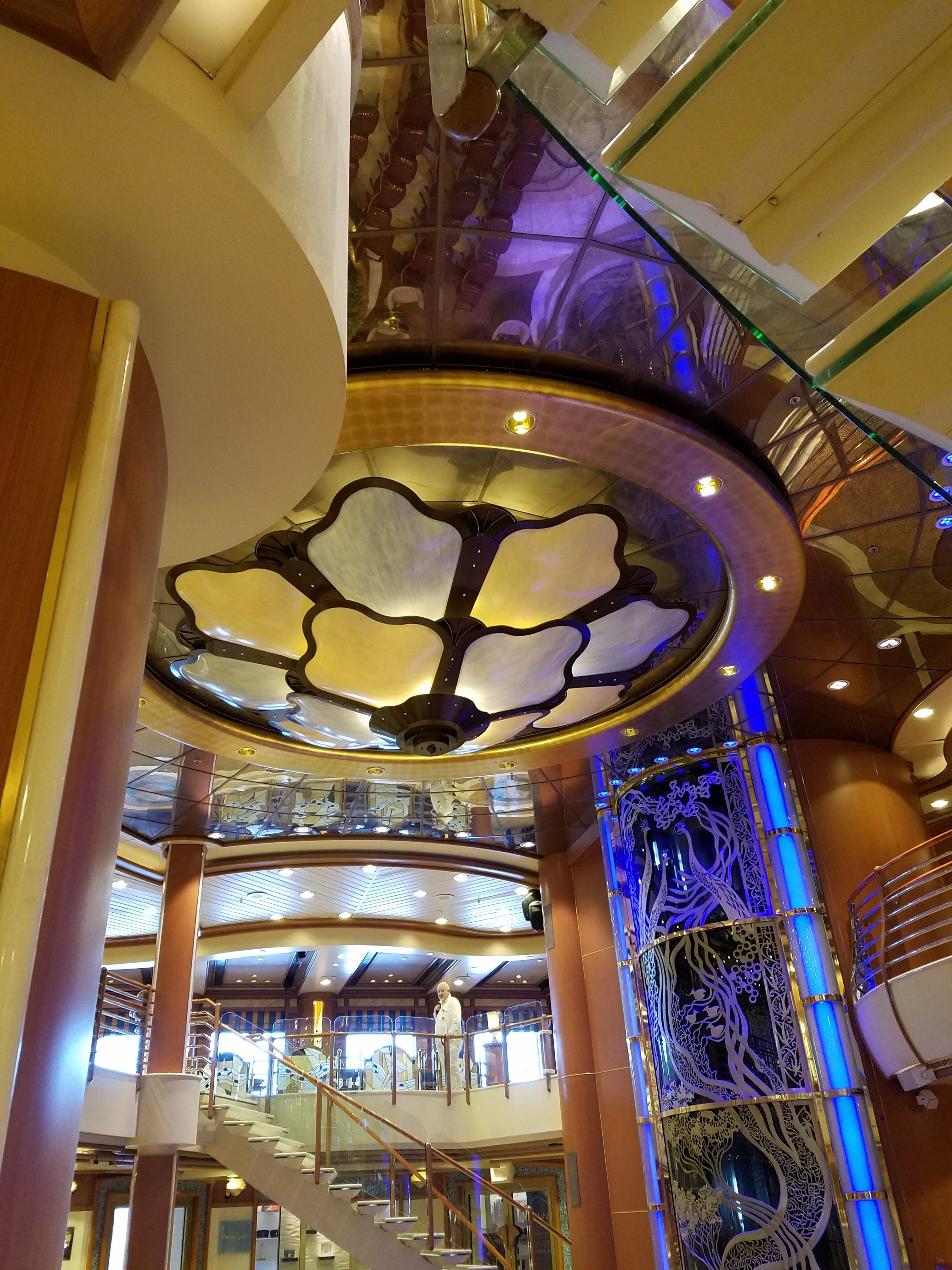 ダイヤモンドプリンセス秋の大航海乗船記2—南へ向かう旅シーデイ２日