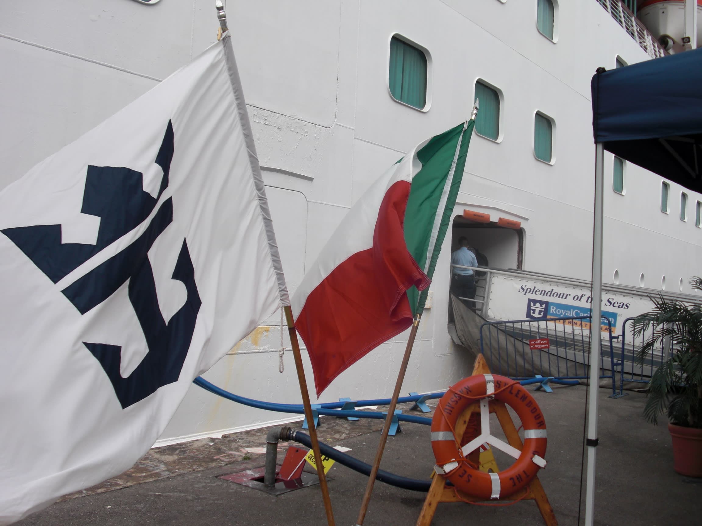 ロイヤルカリビアンVSコスタクルーズ