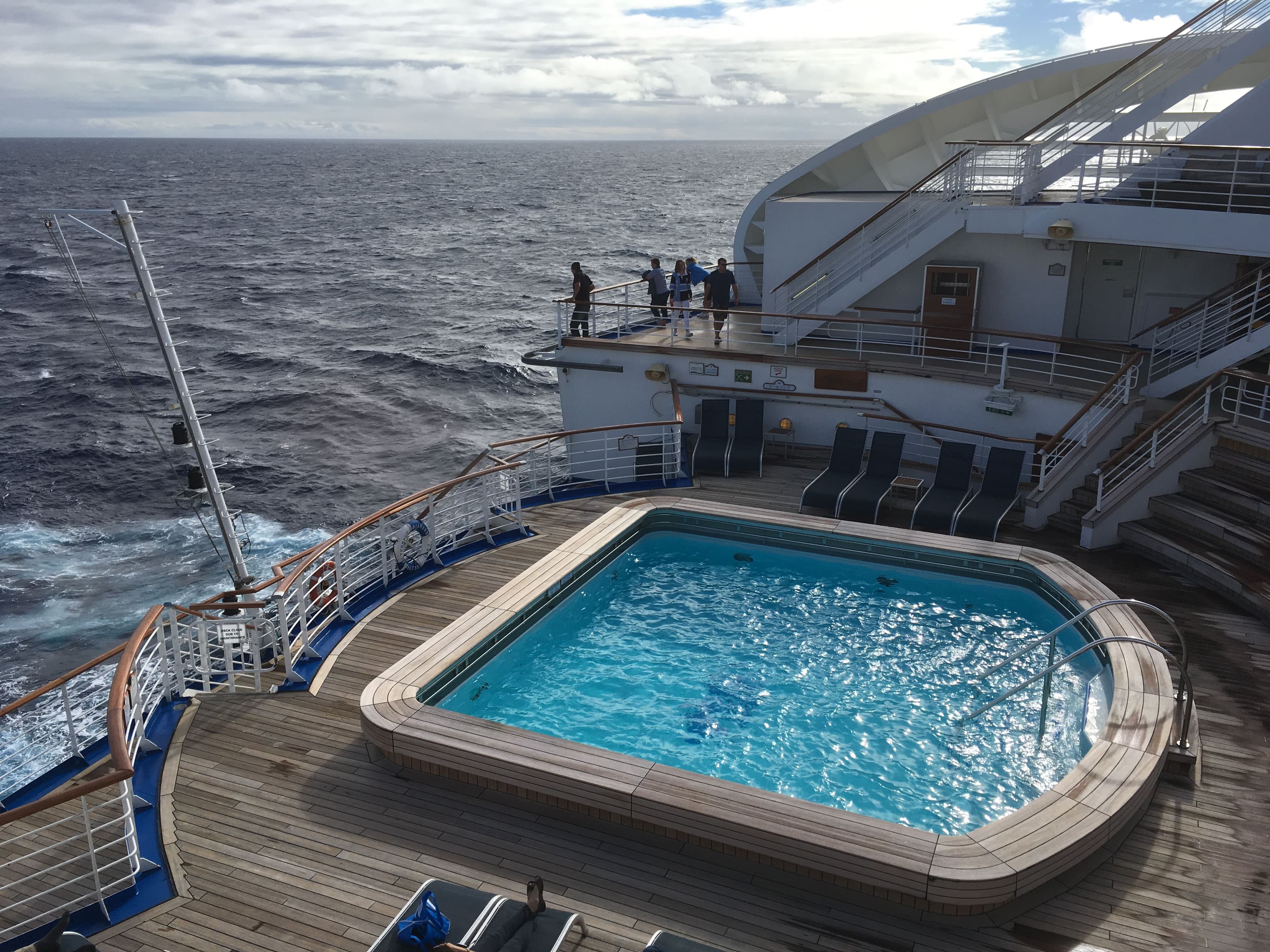 横浜発シンガポール行き乗船記(12月11日)