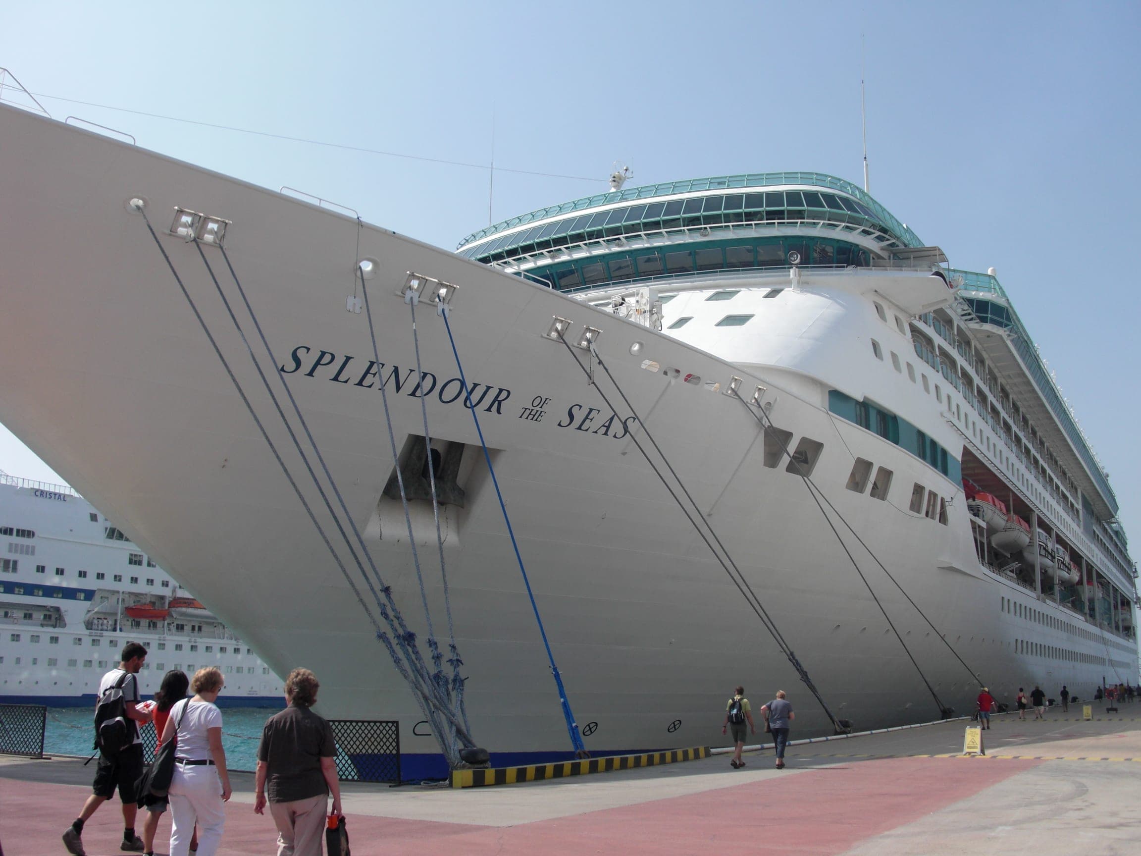 寄港地では個人で回ろう！