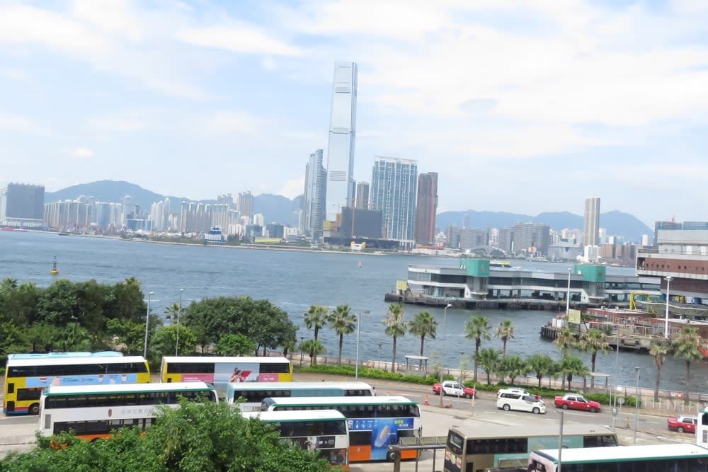 空港シャトルバスの車窓から香港の街を眺める～フライ＆クルーズで香港発着ボイジャー・オブザシーズ乗船記ー2019.8月・本編2-3