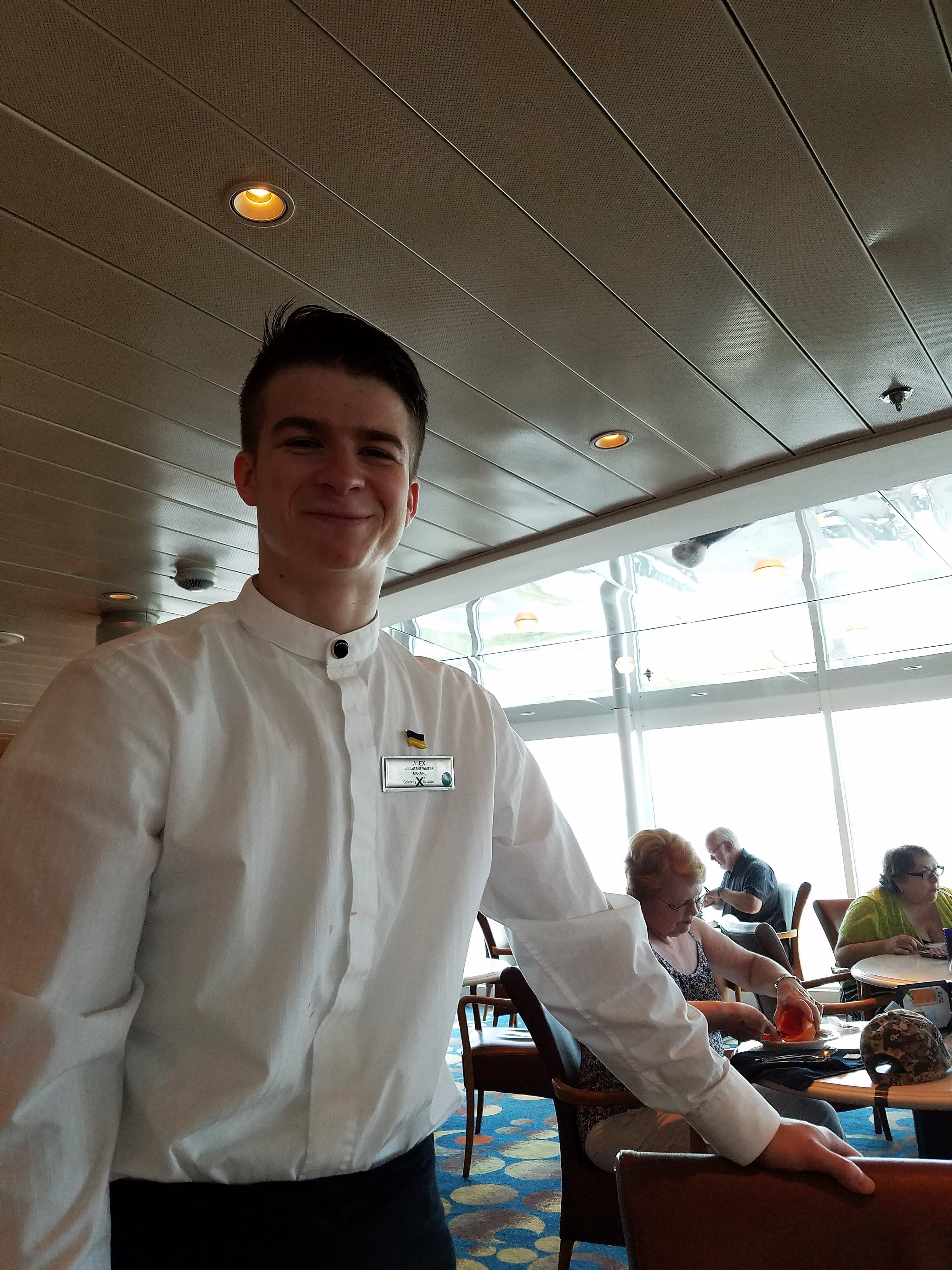 セレブリティミレニアム乗船記—美食の船は　料理もサービスも格別