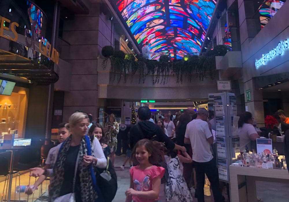 7 nights / 8 days, round-trip Dubai, Abu Dhabi & India