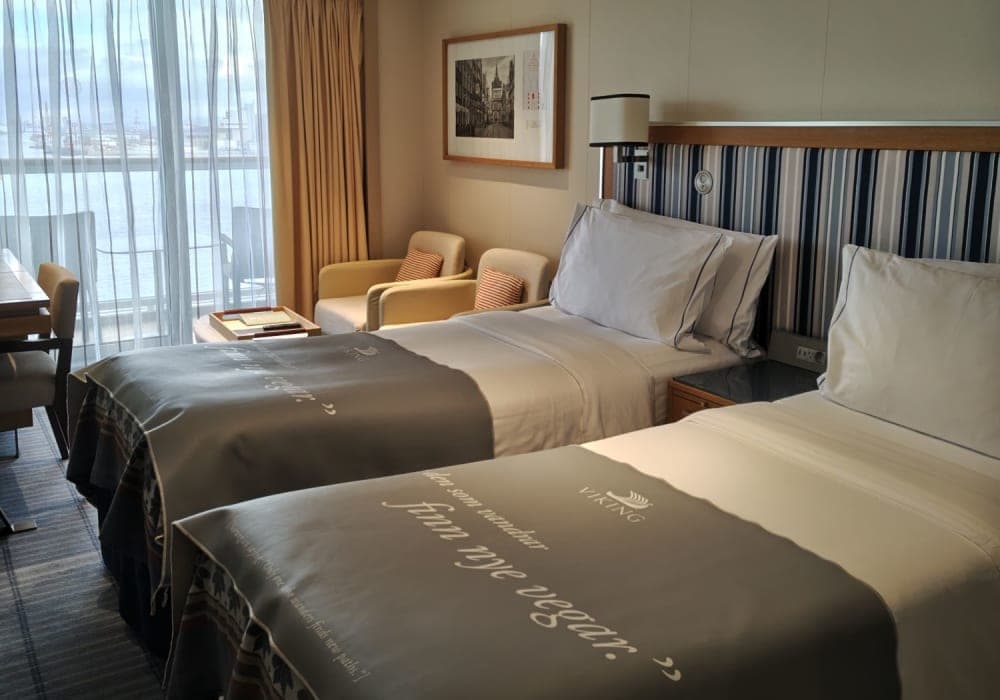 8 days 7night , Kobe round-trip Busan