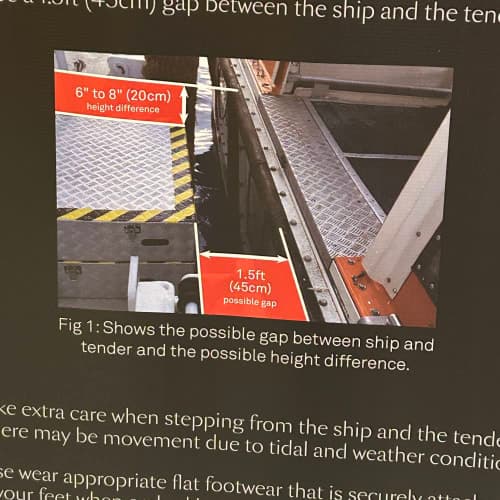 サンダルや下駄などのつま先の開いた靴もダメ。とっても厳しいチェックです。