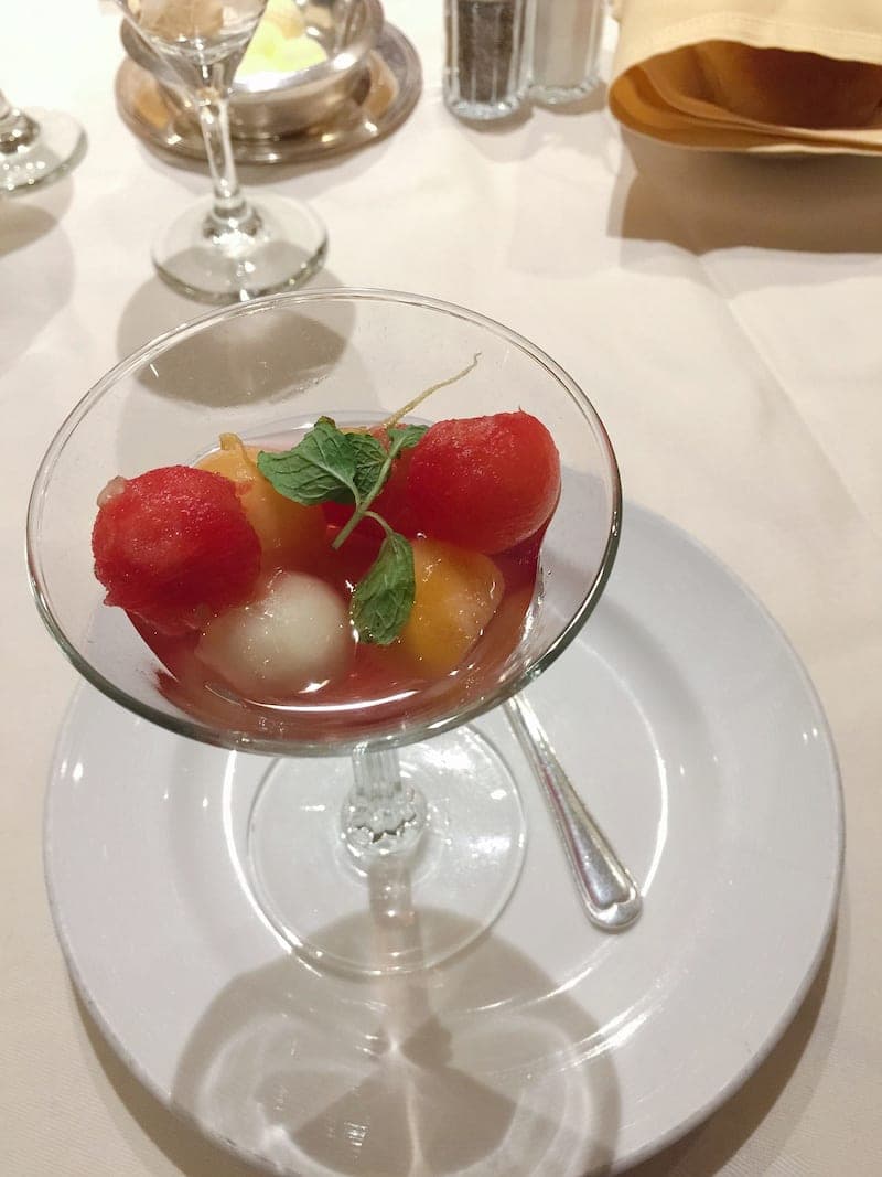 ダイヤモンドプリンセス 1日目の夕食(メインダイニング)