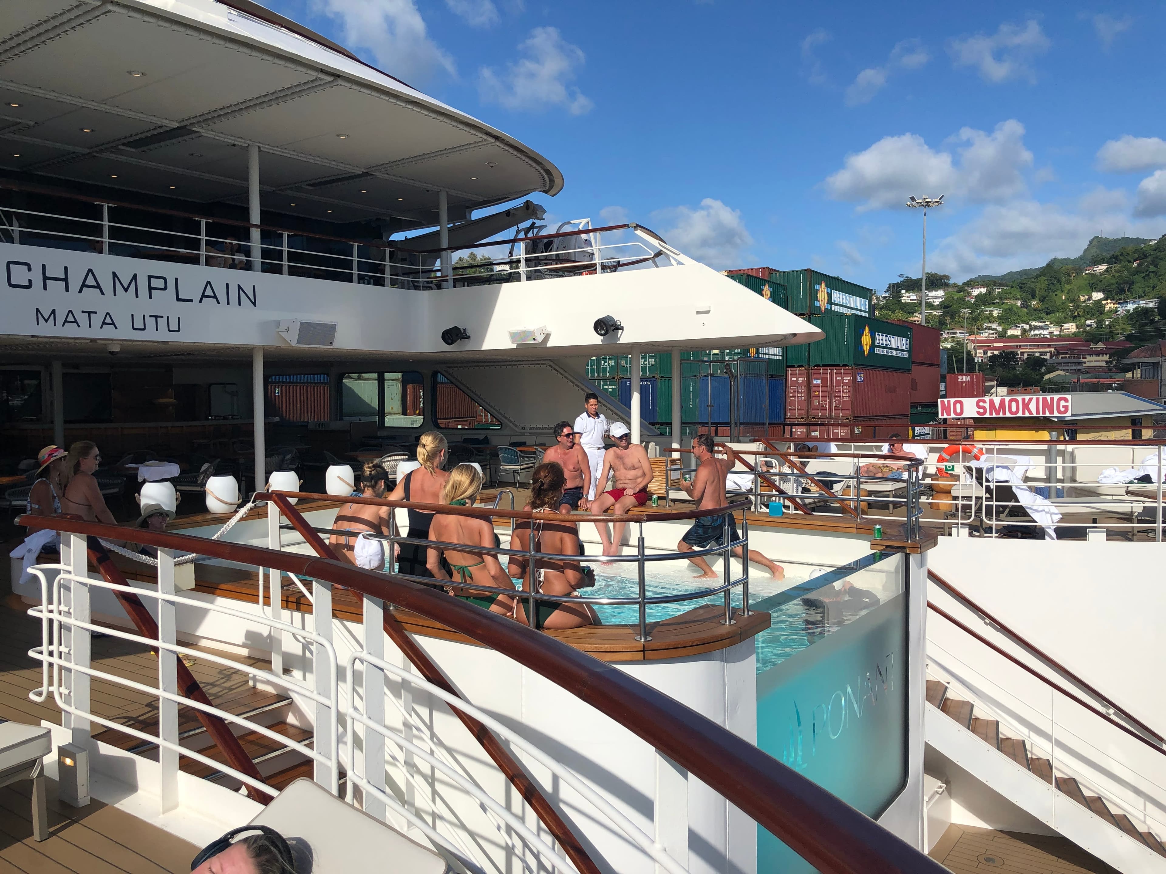 フランス人のためのバカンス船、ブラジル人に乗っ取られる!